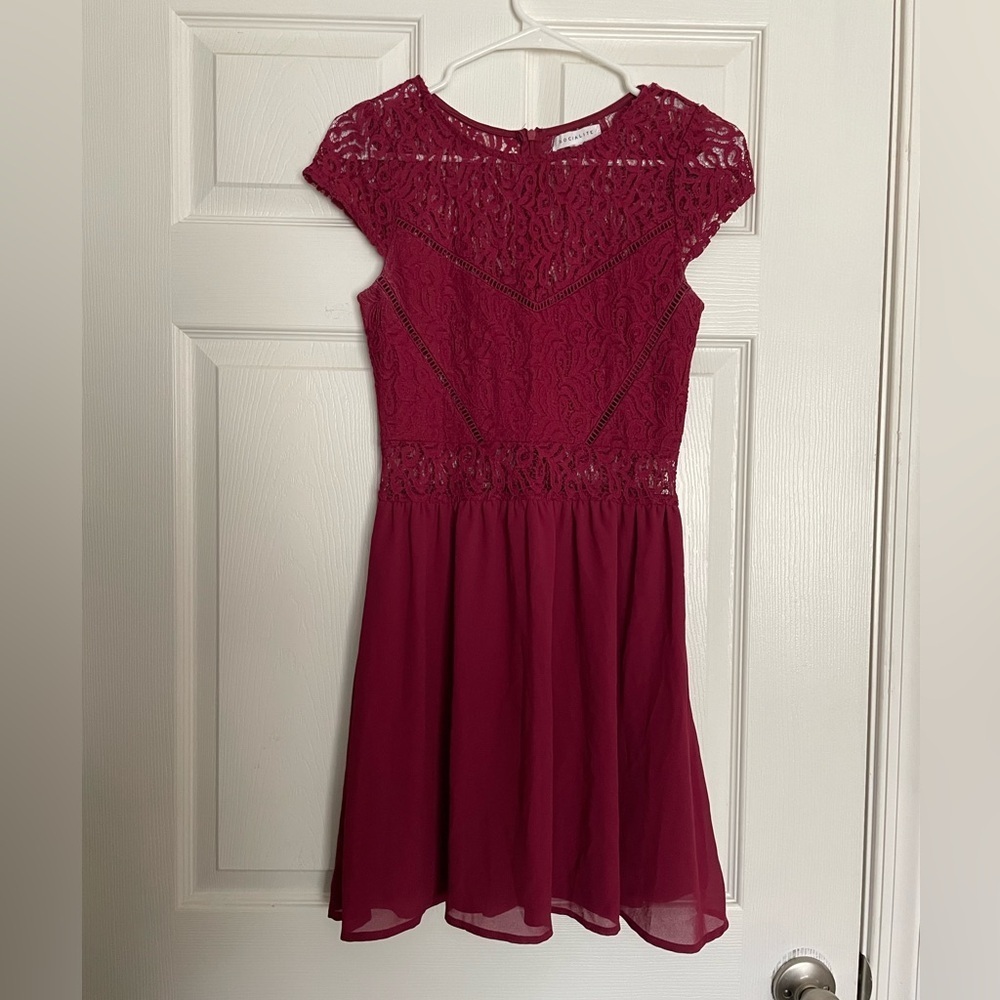 Socialite size small Burgundy/Maroon Formal Dress Lace Homecoming